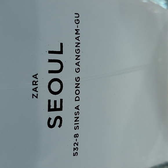 1073- Zara Seoul Men's Made In Spain - Picture 3 of 4